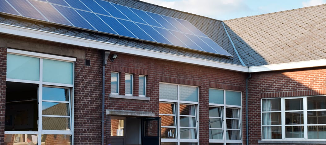 Paneles solares en el sector educativo